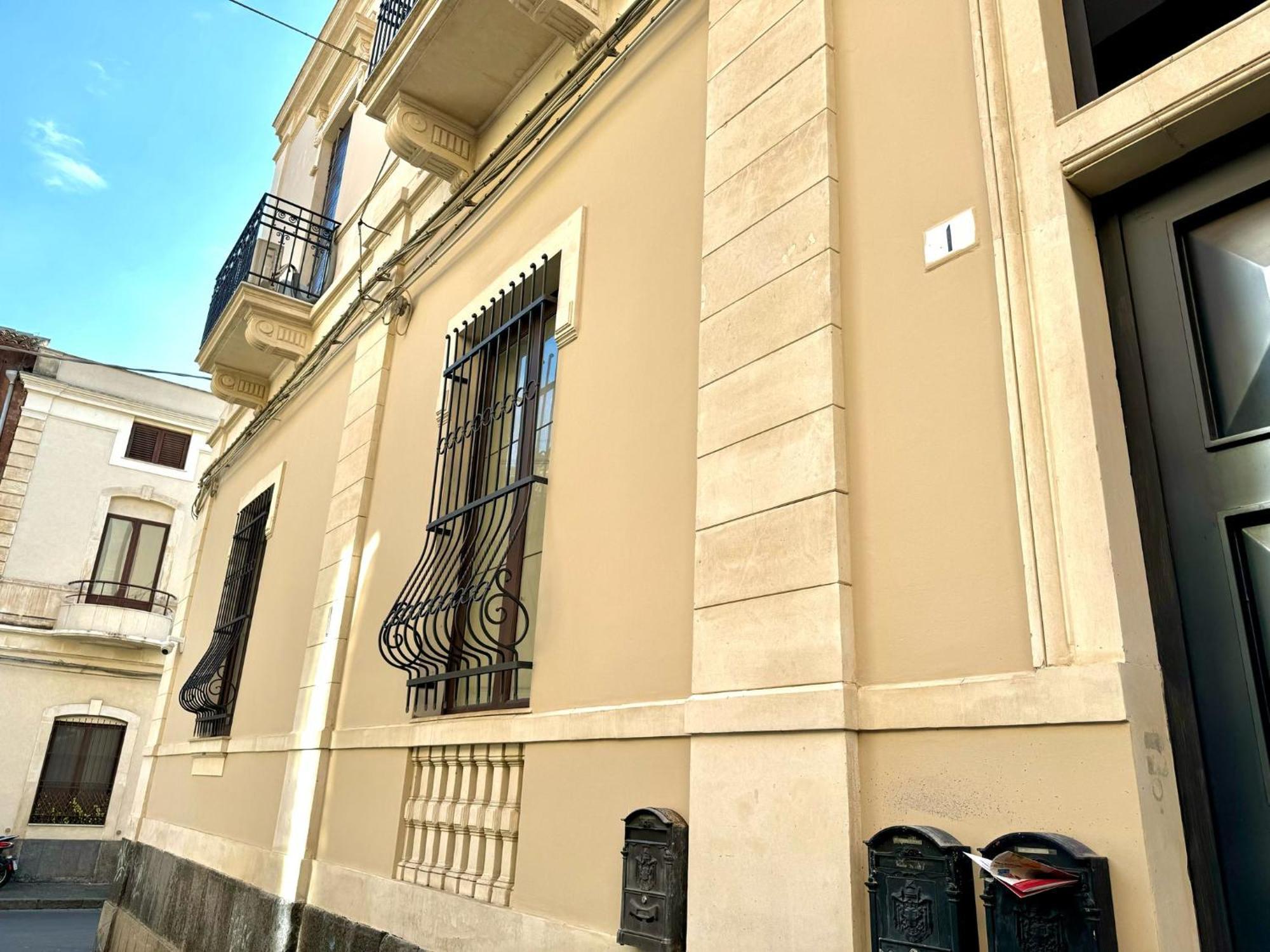 Cortile Nobile Luxury Suites 카타니아 외부 사진
